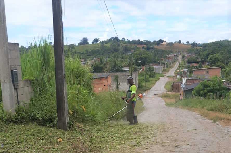 Camacã: Prefeitura realiza frente de trabalho para viabilizar recuperação de ruas